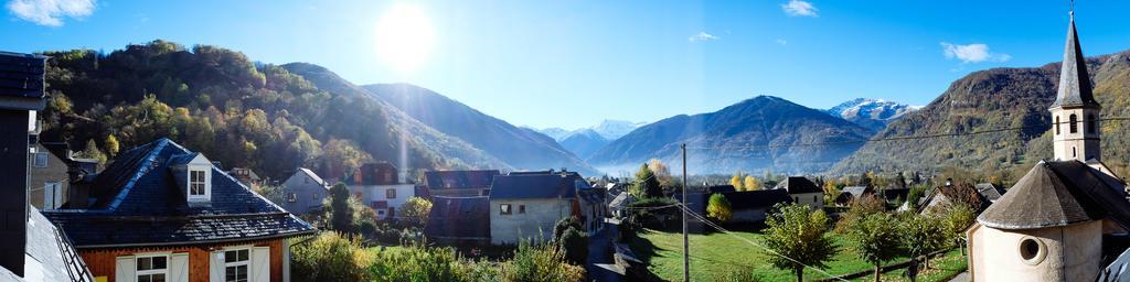Le Poujastou Acomodação com café da manhã Juzet-de-Luchon Exterior foto